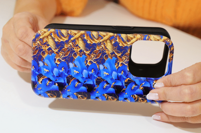 Blue irises 3d stereogram phone case
