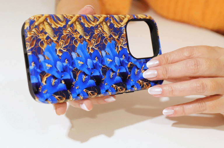 Blue irises 3d stereogram phone case