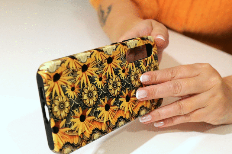 Orange flowers 3d stereogram phone case