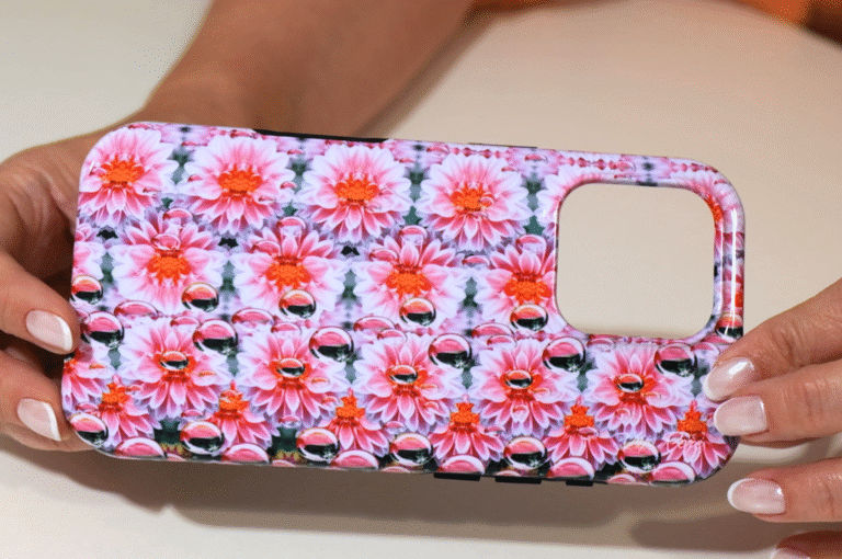 Pink dahlias 3d stereogram phone case