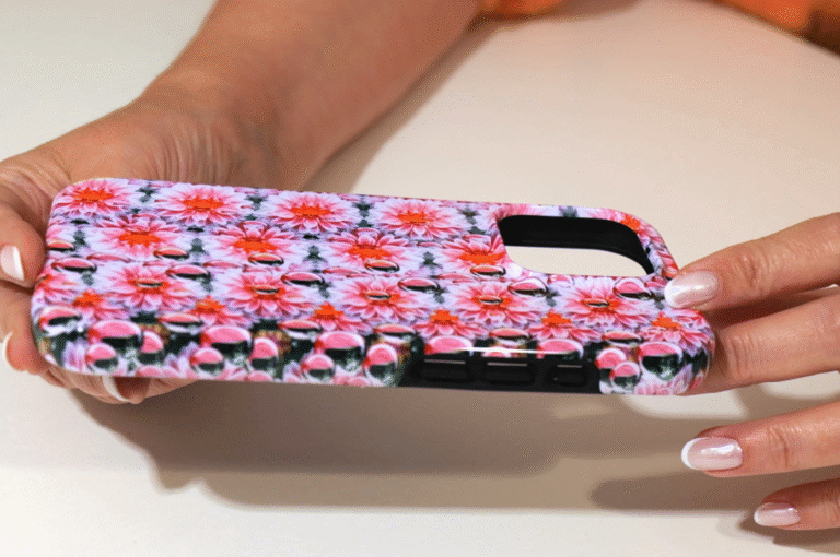 Pink dahlias 3d stereogram phone case