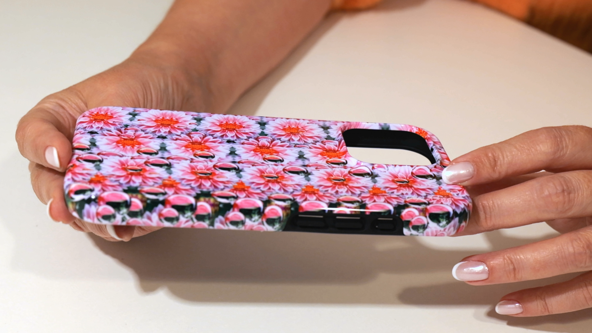 Pink dahlias 3d stereogram phone case
