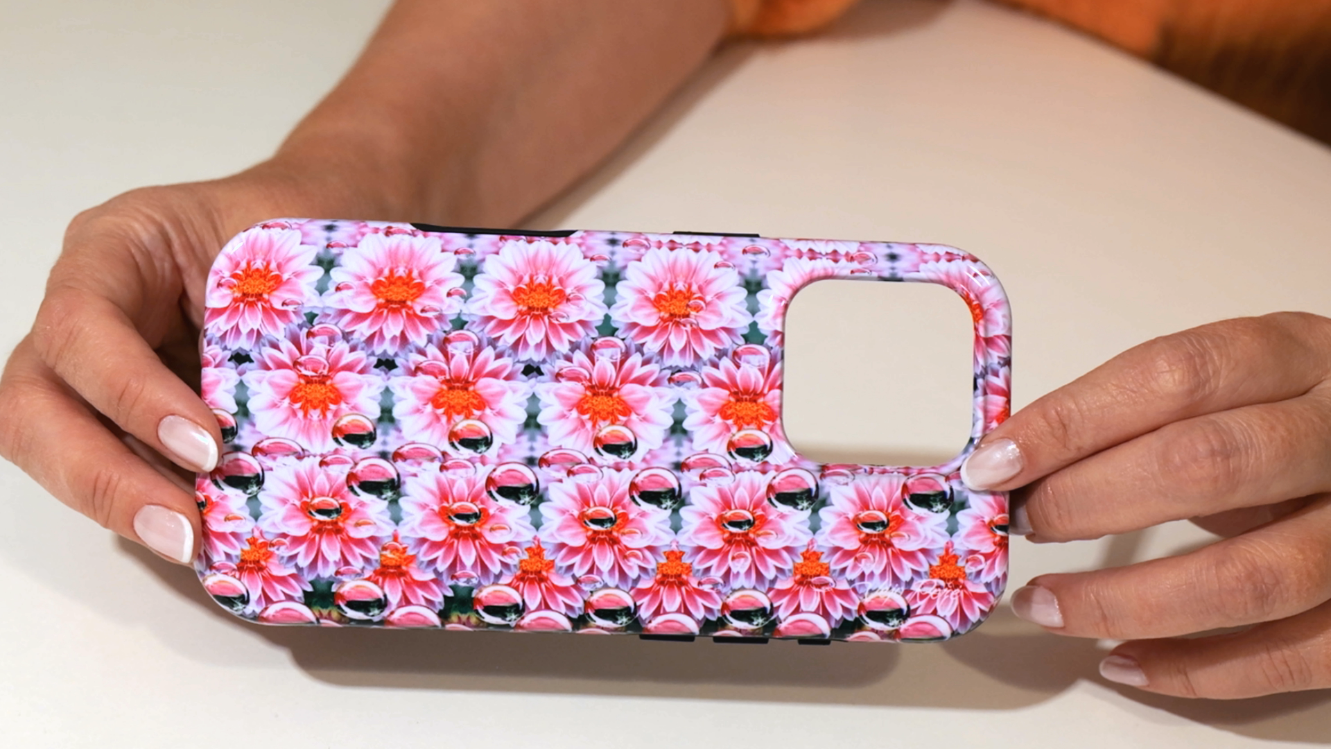 Pink dahlias 3d stereogram phone case