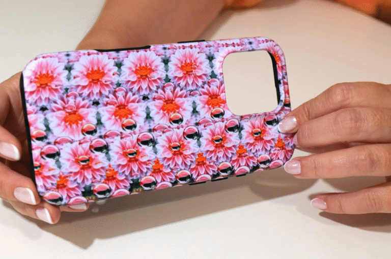 Pink dahlias 3d stereogram phone case