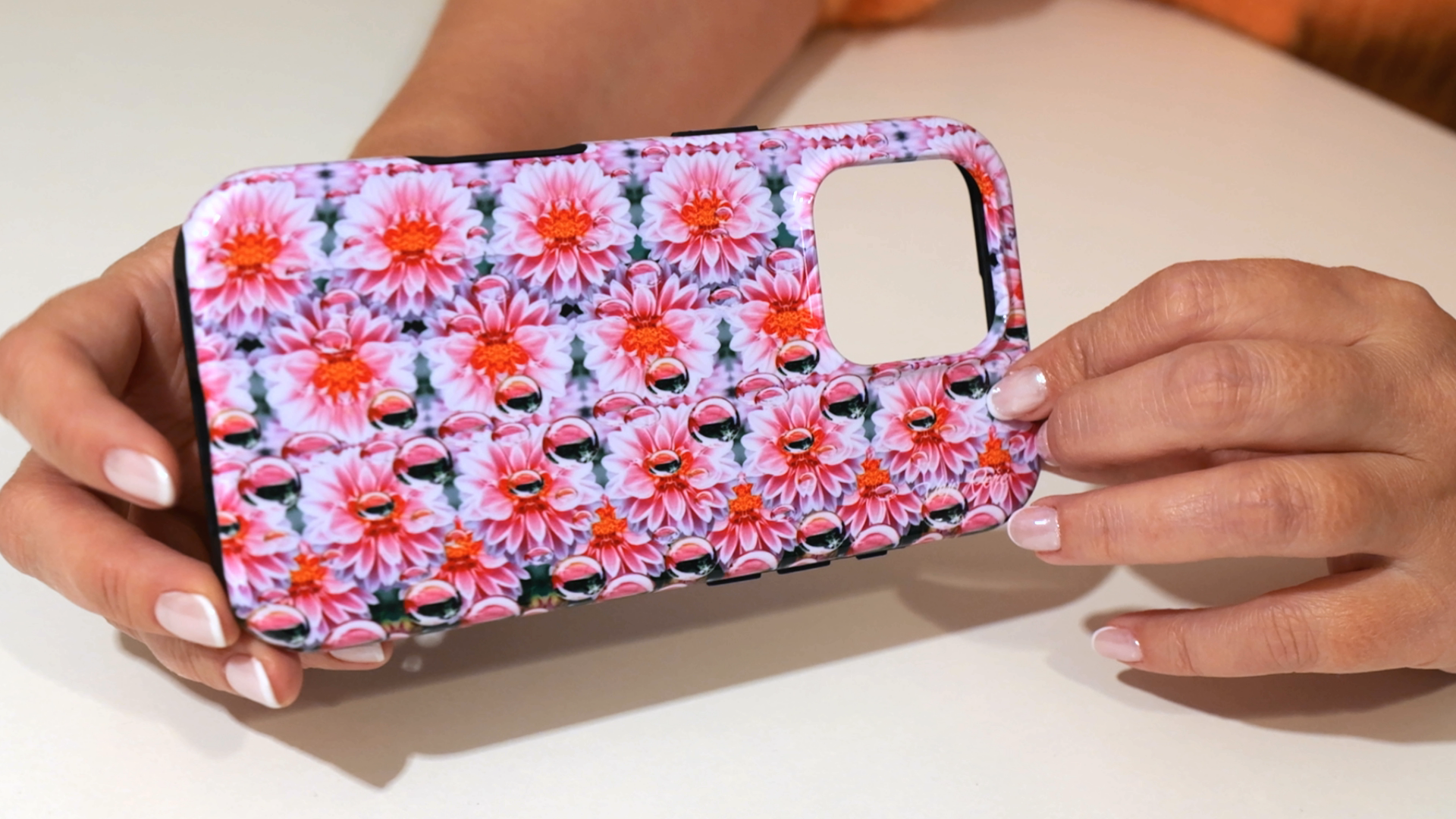Pink dahlias 3d stereogram phone case
