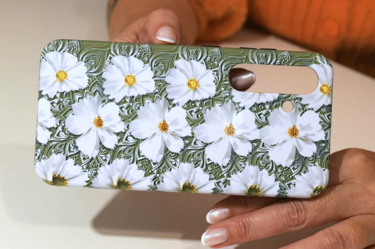 White flowers on a green background 3d stereogram phone case